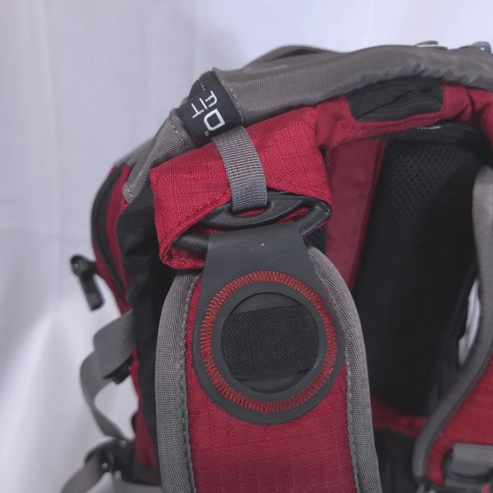 CamelBak Rim Runner Hydration Backpack w/ Bladder D-Fit Red Grey Hiking Trail